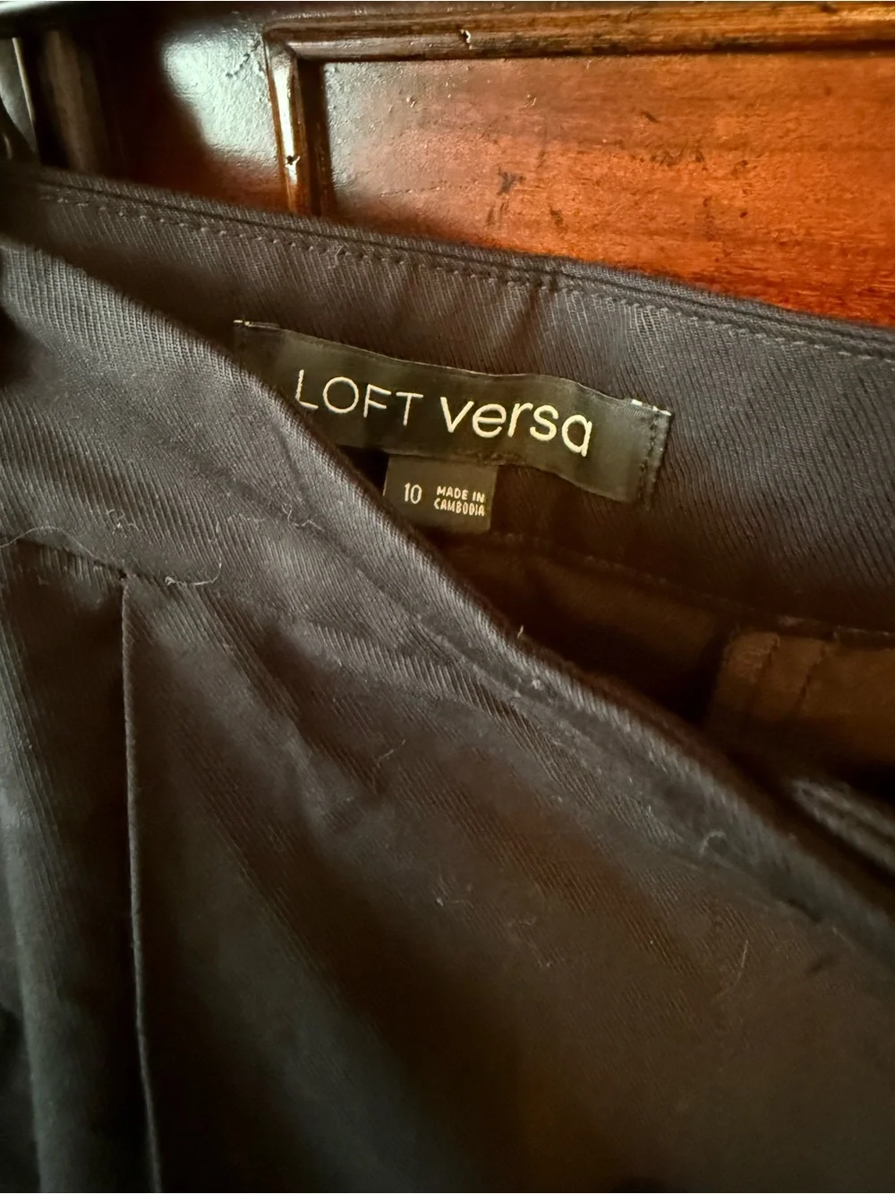 LOFT Black Pleated Front Bermuda Shorts Size 10 NWT